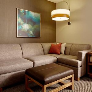 One-Bedroom King Suite